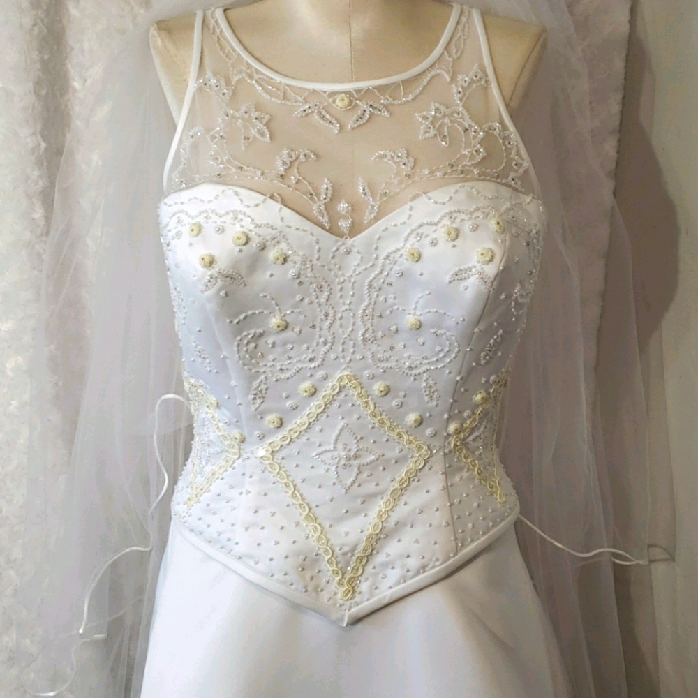 WEDDING DRESS